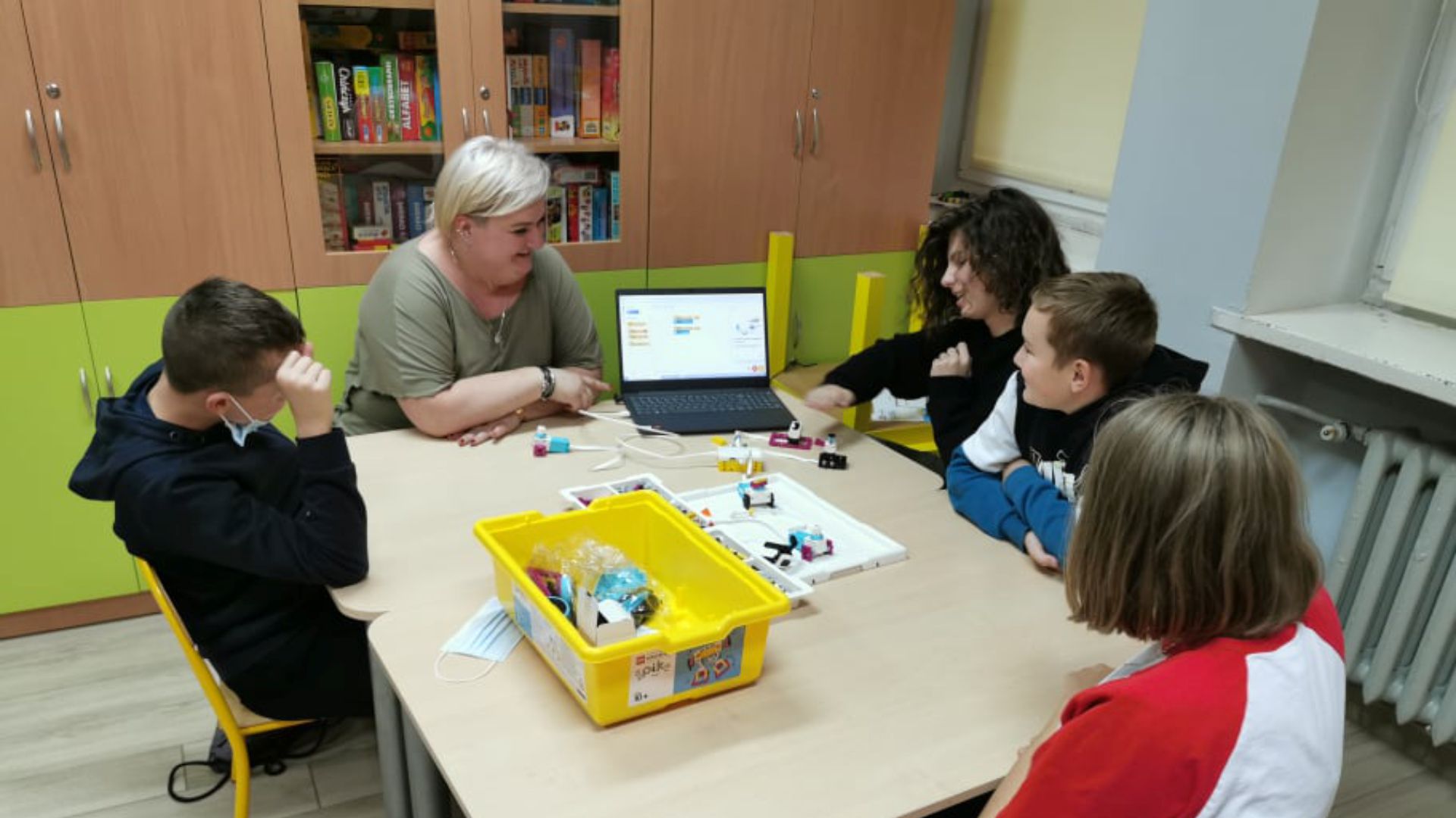 E ART. | ROBOTY LEGO® SPIKE Prime PODBIJAJĄ ZAJĘCIA w NDK